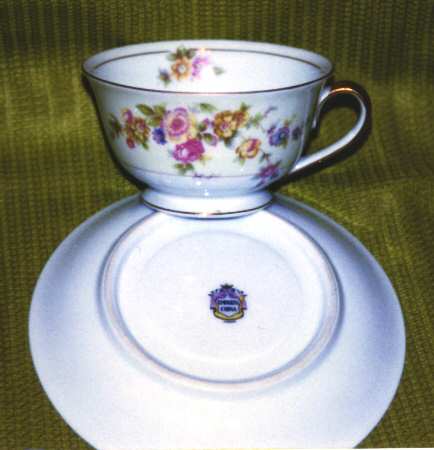 EMP64 Footed Cup & Saucer Set
