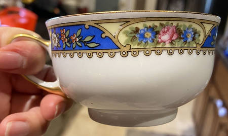 1204 Footed Cup