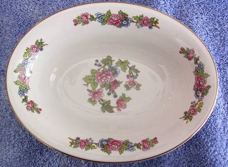EMB59 10" Oval Vegetable Bowl