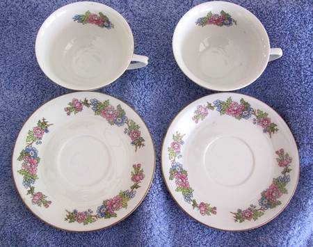 EMB59 Footed Cup & Saucer Set