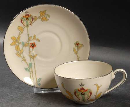 7644 Flat Cup & Saucer Set