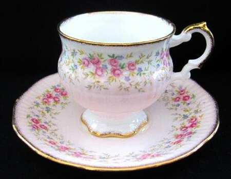 ELZ12 Footed Cup & Saucer Set