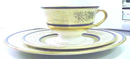 E216-500 Footed Cup