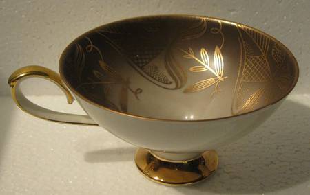 2319 Footed Cup