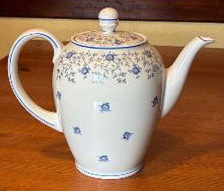 08035 Teapot & Lid