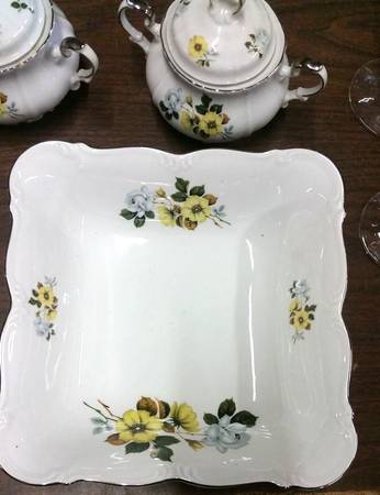 Cynthia 8" Square Vegetable Bowl