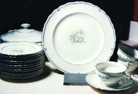 EPI257 Footed Cup & Saucer Set