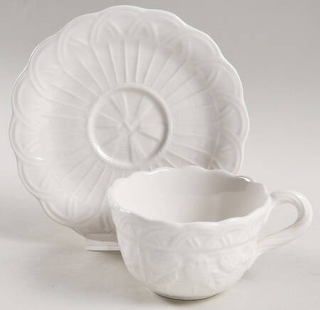 ETA2 Flat Cup & Saucer Set