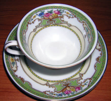 7256 Footed Cup & Saucer Set