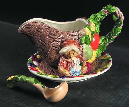 We Bear Thanks Figural Gravy w/Underplate & Ladle