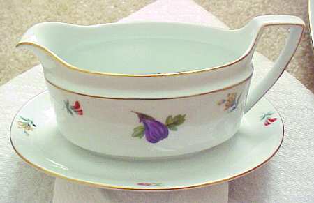 Florence Gravy Boat with Attached Underplate