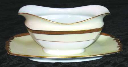 Detroit Gravy Boat with Attached Underplate