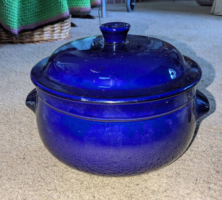 Azur (Blue) 4 Quart Round Covered Casserole