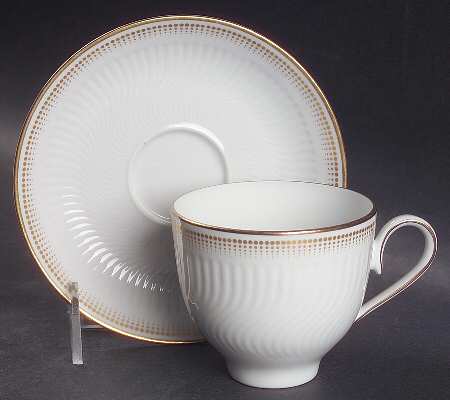 24131 Flat Cup & Saucer Set