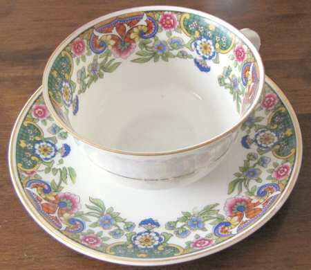 5604 Footed Cup & Saucer Set