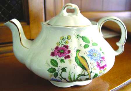 557 Teapot & Lid