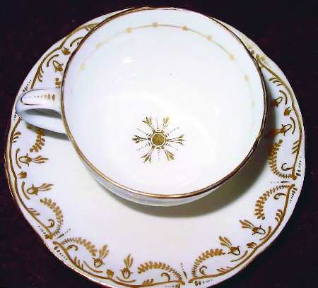 881 Footed Cup & Saucer Set
