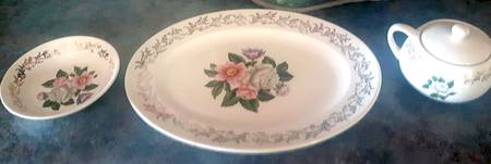 Bouquet Sugar Bowl & Lid
