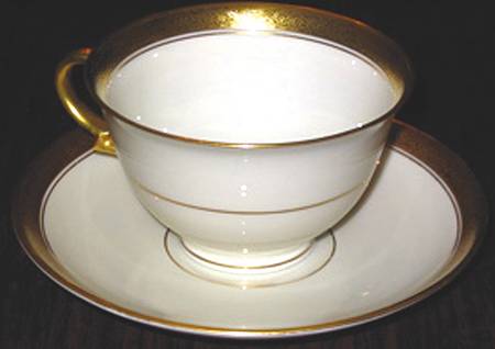 5524 Footed Cup & Saucer Set