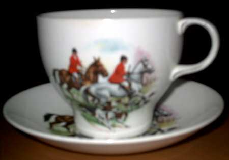 ELZ32 Footed Cup & Saucer Set