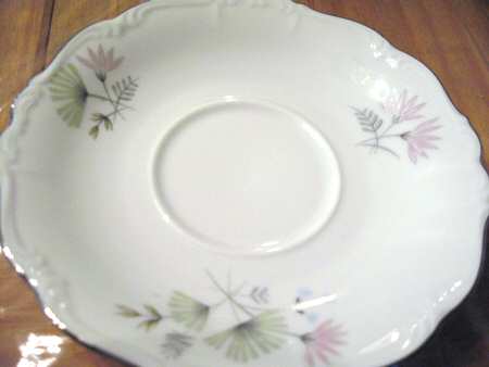 19623 (Scalloped) Saucer
