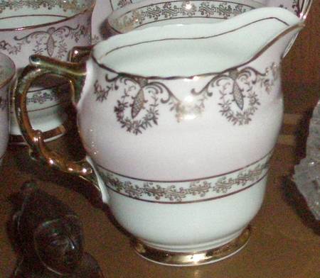 Princess (Scalloped) Creamer