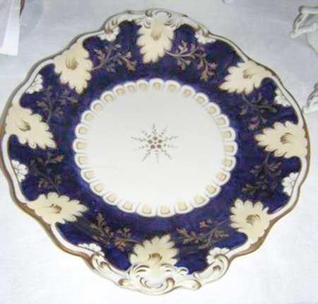 9827 Handled Cake Plate