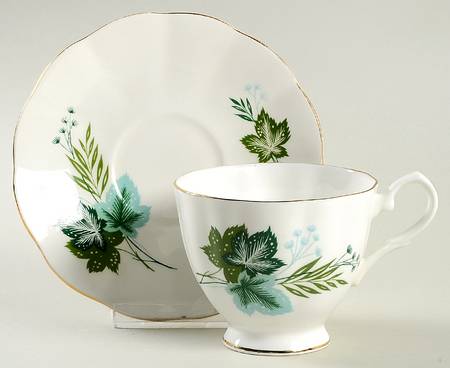 ELZ36 Footed Cup & Saucer Set