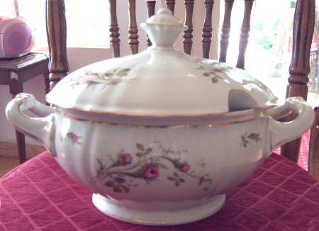 Moosrose Tureen &  Lid