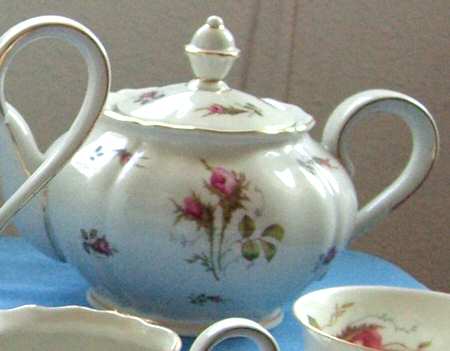 Moosrose Teapot & Lid