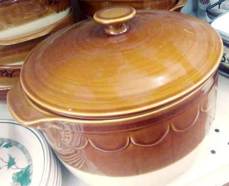 Artisan Caramel 2 Qt Round Covered Casserole