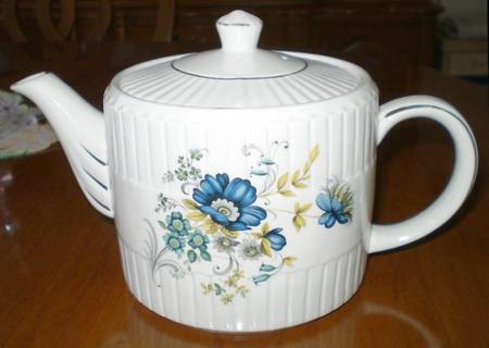 453 Teapot & Lid