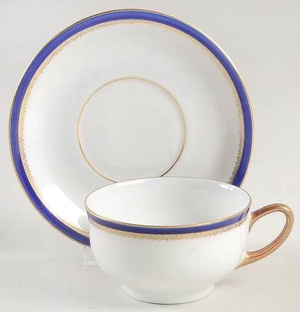 927 Flat Cup & Saucer Set