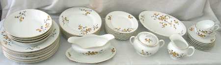 7458 Gravy Boat with Attached Underplate