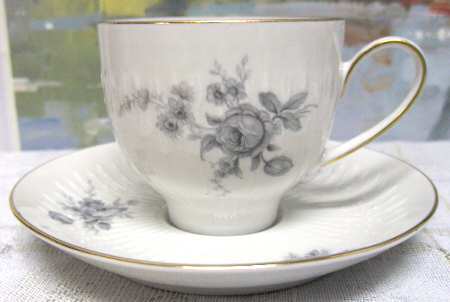 23861 Flat Cup & Saucer Set