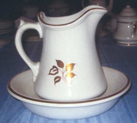 Tobacco Leaf Small Pitcher & Bowl Set