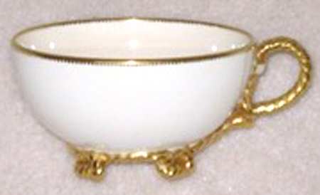 C5913 Footed Cup