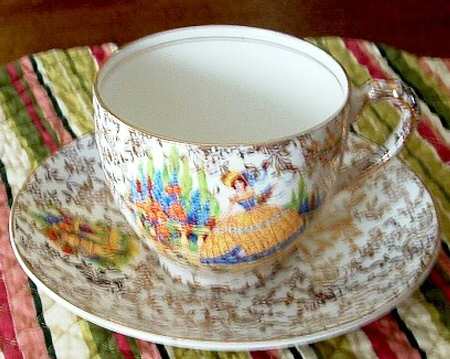 347 Flat Cup & Saucer Set