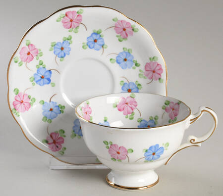 538 Footed Cup & Saucer Set