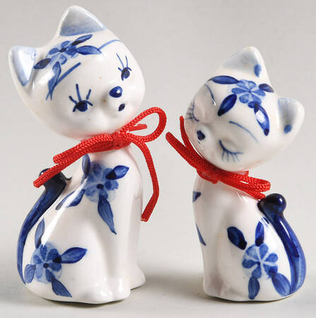 Delft Blue (Set of 2 Motifs) Cat Figurines