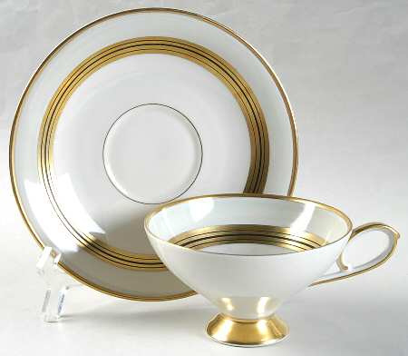 20644 Footed Cup & Saucer Set