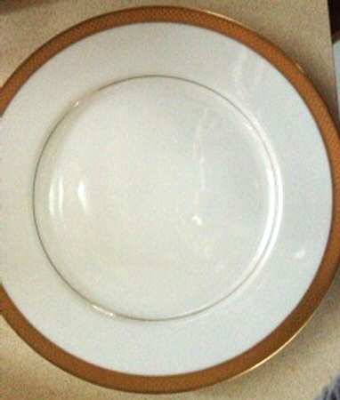 Aristocrat Dinner Plate