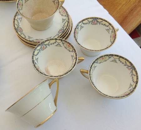 EAL29 Flat Cup & Saucer Set
