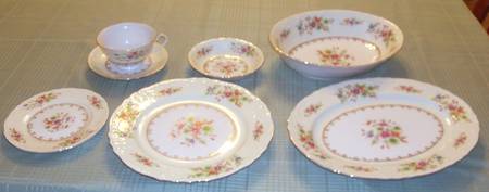 EMJ32 Footed Cup & Saucer Set