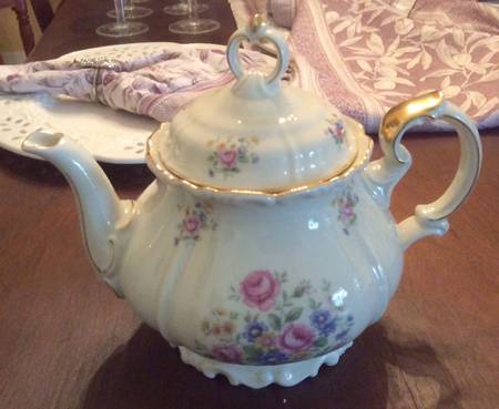 15749 Teapot & Lid