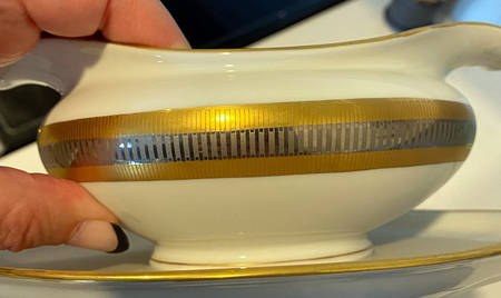 ESC311 Gravy Boat with Attached Underplate