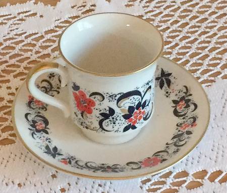EIE8 Flat Cup & Saucer Set