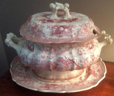 Pomona-Pink Tureen & Lid w/Underplate