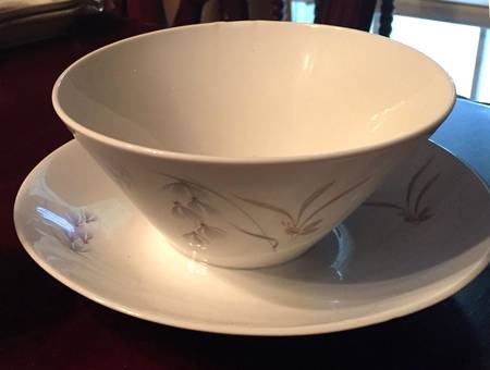 ESC334 Gravy Boat with Attached Underplate