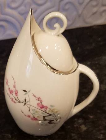 EMB102 Sugar Bowl & Lid